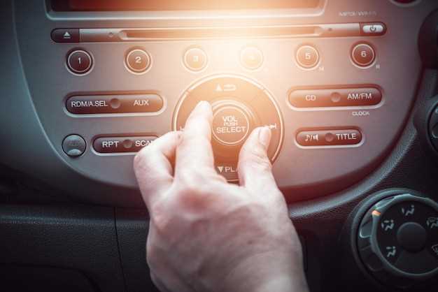 Месторасположение на двигателе и в салоне автомобиля