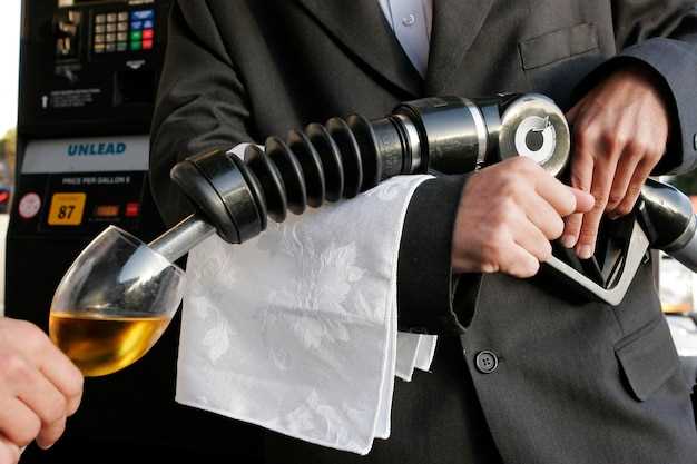 Нахождение и доступ к замку бензобака