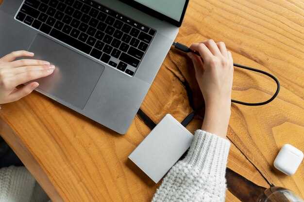 Процесс подключения и воспроизведения через USB на BOS мини-магнитоле